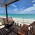 Casa Frente Al Mar Don Cancino